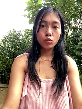 Snapshot of EmLy02 chatting on October 15, 9:12 am EmLy02 online show from October 15, 9:12 am