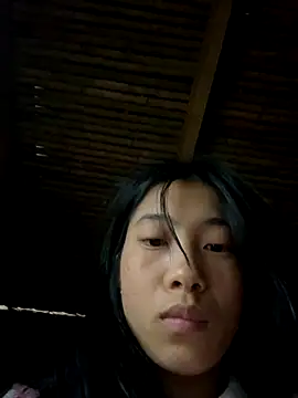 Snapshot of EmLy02 chatting on September 30, 7:25 am EmLy02 online show from September 30, 7:25 am