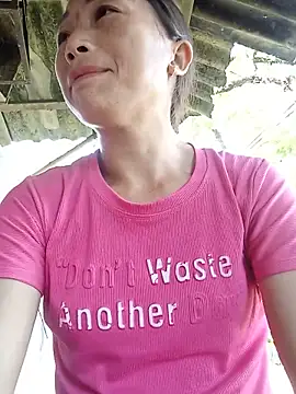 lucybaby00 online show from May 15, 11:18 pm