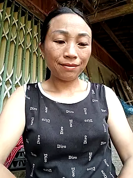 lucybaby00 online show from April 28, 4:16 am