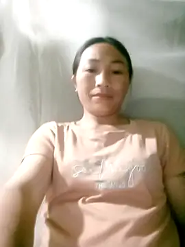 lucybaby00 online show from April 29, 9:42 pm