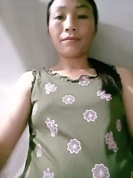 lucybaby00 online show from June 24, 3:33 pm