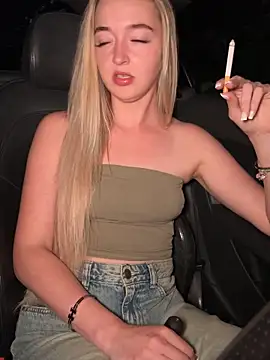emilypeperoni online show from May 31, 8:10 pm