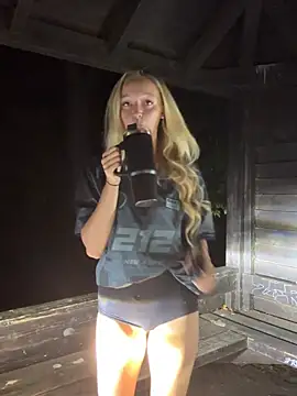 emilypeperoni online show from August 4, 8:37 pm