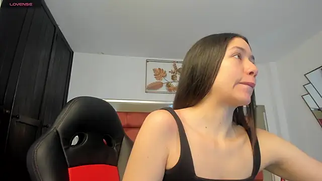 Snapshot of SaraWagner_ chatting on September 19, 6:07 pm SaraWagner online show from September 19, 6:07 pm