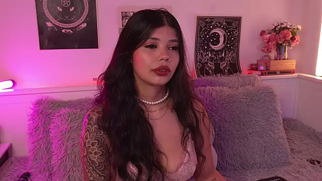 sophieee art online show from February 14, 9:06 pm