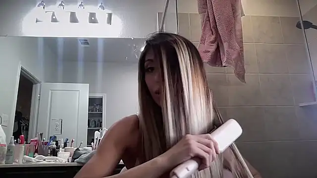 Snapshot of bbgurlnickii chatting on September 9, 6:13 am bbgurlnickii online show from September 9, 6:13 am