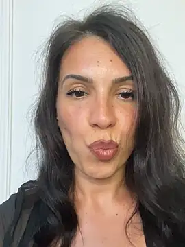 AlyaRei online show from August 4, 4:35 pm
