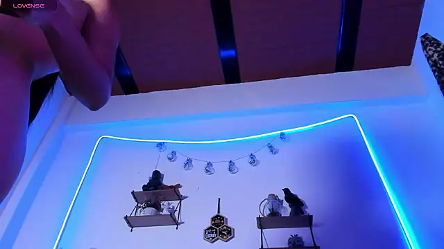 77Neferkitty77 online show from October 11, 10:01 pm