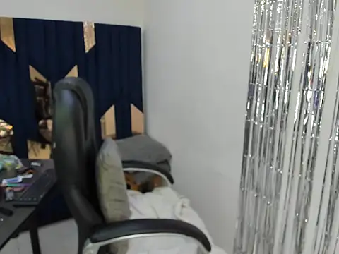 Aisha hotts777 online show from June 6, 8:26 pm