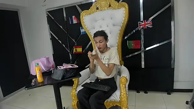 Aisha hotts777 online show from July 15, 7:18 pm