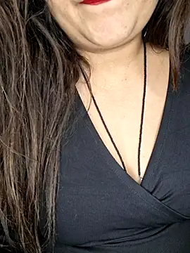 indian-hotmilfs online show from February 22, 7:48 pm