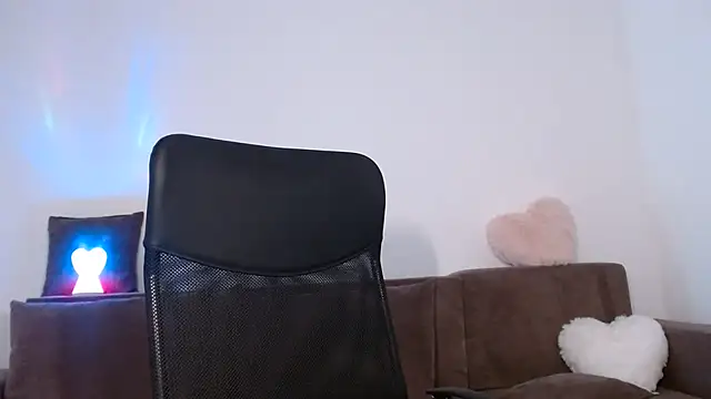KIMBERLLY01 online show from June 15, 4:45 am