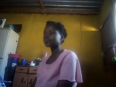 Snapshot of Caramelchick01 chatting on October 14, 7:11 am Caramelchick01 online show from October 14, 7:11 am