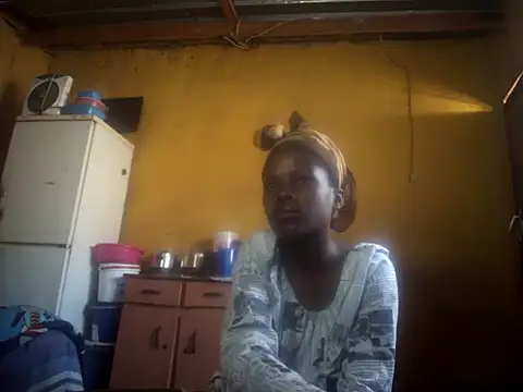 Snapshot of Caramelchick01 chatting on October 3, 7:02 am Caramelchick01 online show from October 3, 7:02 am