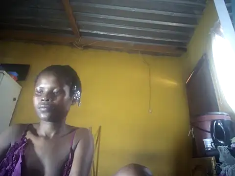 Snapshot of Caramelchick01 chatting on September 19, 10:25 am Caramelchick01 online show from September 19, 10:25 am