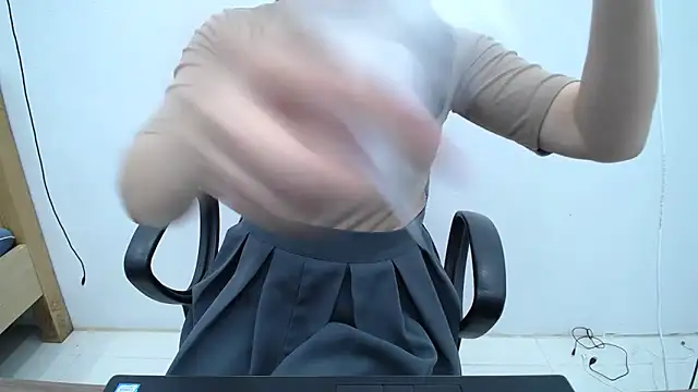  Lady- online show from December 1, 12:15 am