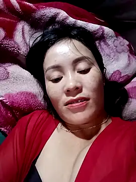 Snapshot of TinTim02 chatting on October 17, 10:24 pm TinTim02 online show from October 17, 10:24 pm