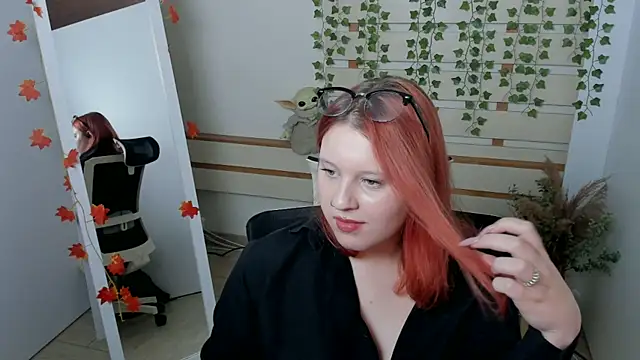 ScarletVixen  online show from October 11, 9:39 pm