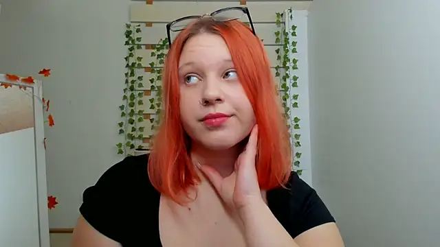 ScarletVixen  online show from October 10, 9:31 pm