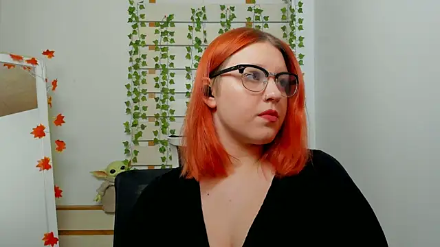 ScarletVixen  online show from October 12, 9:39 pm