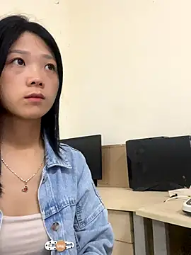 Snapshot of thaoyeuuu chatting on September 30, 8:31 am thaoyeuuu online show from September 30, 8:31 am