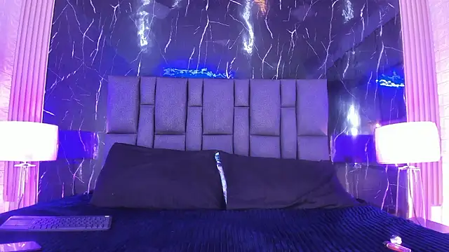 BustyGlow online show from March 5, 10:00 am