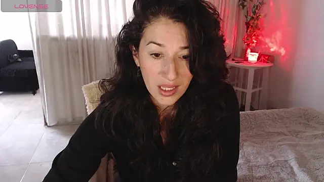 paula luna  online show from June 6, 3:18 pm