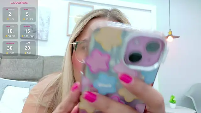 Snapshot of MaddieTease chatting on October 10, 12:10 pm MaddieTease online show from October 10, 12:10 pm