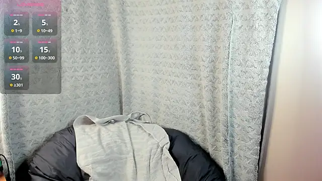 MiaLores online show from December 17, 9:02 am