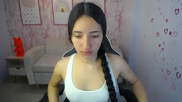 Snapshot of Kylie_ch1 chatting on September 18, 10:47 am Kylie ch1 online show from September 18, 10:47 am