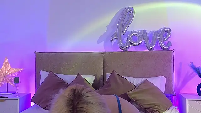 Jules night online show from April 29, 2:37 am