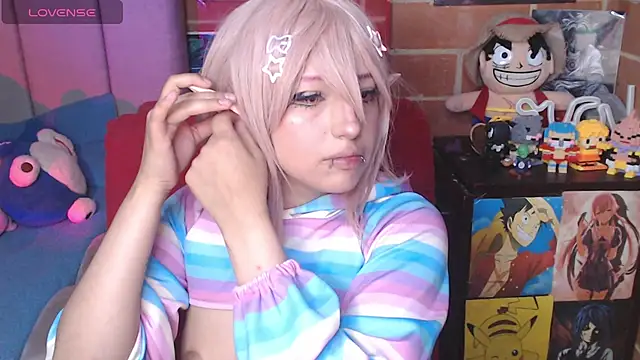  alexa19pretty  online show from April 30, 8:57 pm