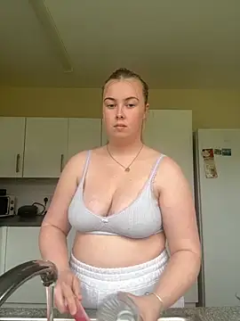 Snapshot of EllaSmithxox chatting on October 1, 2:44 pm EllaSmithxox online show from October 1, 2:44 pm