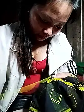 venu00 online show from March 11, 5:11 am