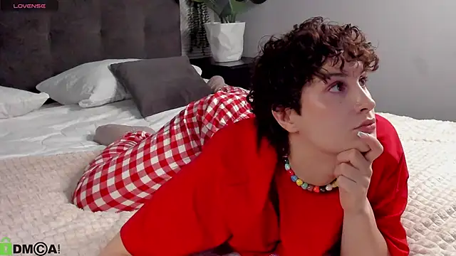 Adeline Perle online show from January 14, 3:33 am