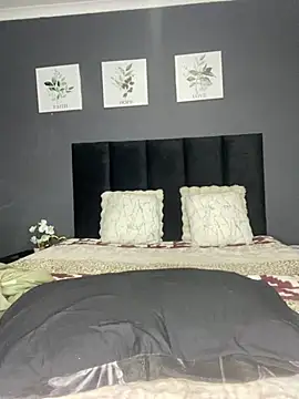 Ebony Warlock  online show from June 23, 3:59 am