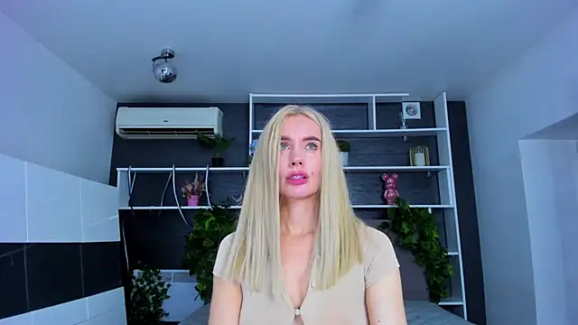 SabrinaSharm online show from June 20, 12:20 pm