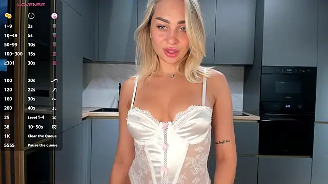 SaraShine  online show from August 2, 2:03 am