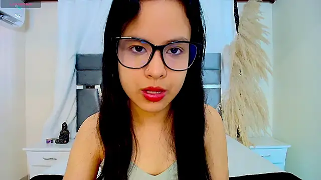 MiniLove 01 online show from March 10, 12:20 pm