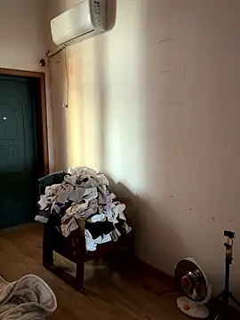 xiiuuff18 online show from January 6, 12:03 am