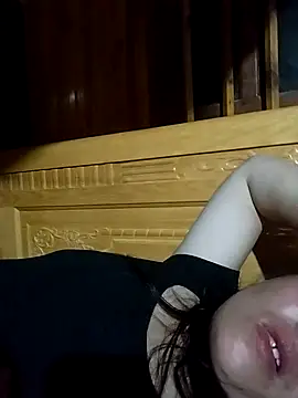 miss-su online show from July 11, 12:49 pm