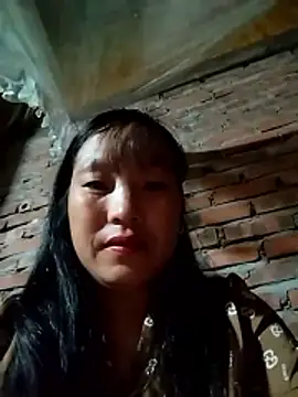 miss-su online show from November 15, 6:31 pm