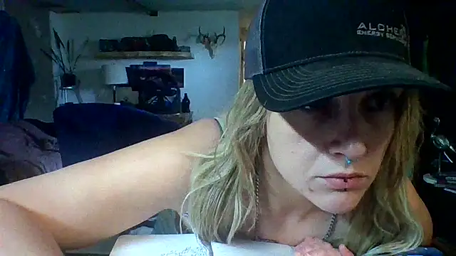 cutiekayls online show from June 30, 10:42 pm