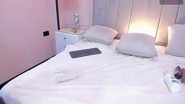 Snapshot of eva_boo_ chatting on October 7, 7:51 pm eva boo online show from October 7, 7:51 pm