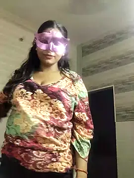  LoveBirds online show from May 3, 5:38 pm