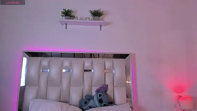 Darlyn tenderhot   online show from March 13, 4:14 am