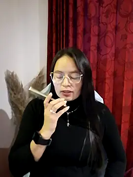Snapshot of Daliz_Leon chatting on October 21, 10:47 pm Daliz Leon online show from October 21, 10:47 pm