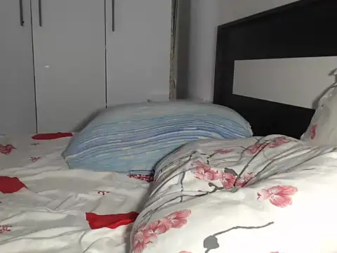 petite danielle online show from June 25, 7:57 am