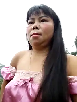 Snapshot of lusy-00 chatting on October 1, 9:47 am lusy-00 online show from October 1, 9:47 am